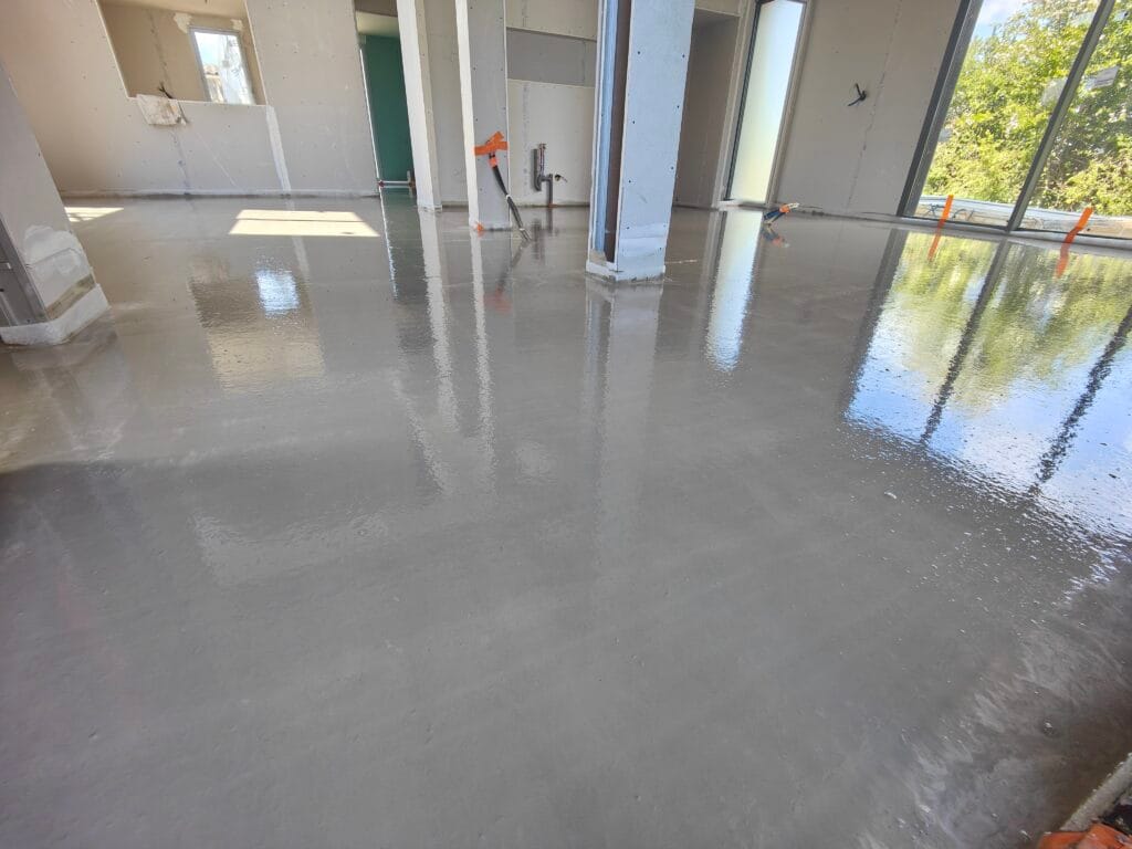 Chape liquide fluide fibré lafarge plancher chauffant à eau