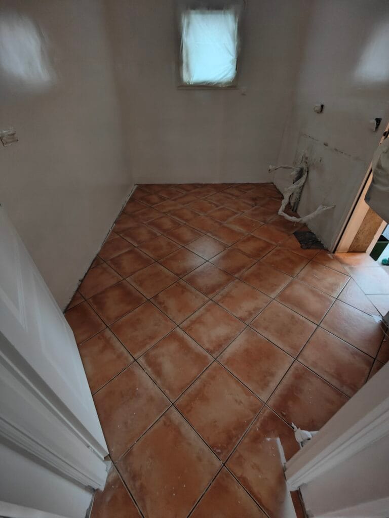 Carrelage imitation bois grès cérame coopérative artipole mcs morbihan chauffage sanitaire colle joint ardex vpi parex lanko sika fixateur fournisseur professionnel chantier Grand-champ