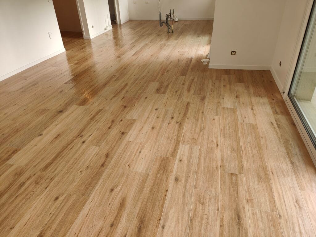 Carrelage imitation bois grès cérame coopérative artipole mcs morbihan chauffage sanitaire colle joint ardex vpi parex lanko sika fixateur fournisseur professionnel chantier Grand-champ