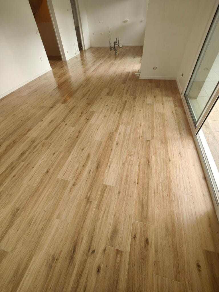 Carrelage imitation bois grès cérame coopérative artipole mcs morbihan chauffage sanitaire colle joint ardex vpi parex lanko sika fixateur fournisseur professionnel chantier Grand-champ