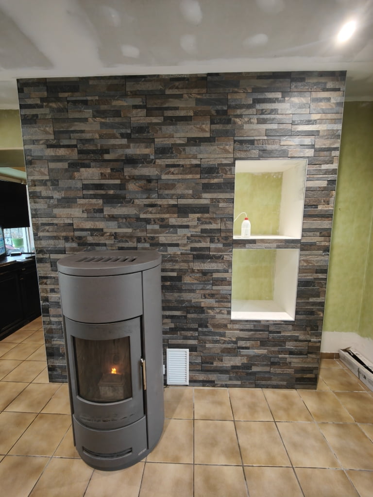 baud artipole mcs cab rénovation carrelage faïence maison couleur artisan salle d'eau bain création douche à l'italienne grand format chantier parement pierre cléguérec kervignac